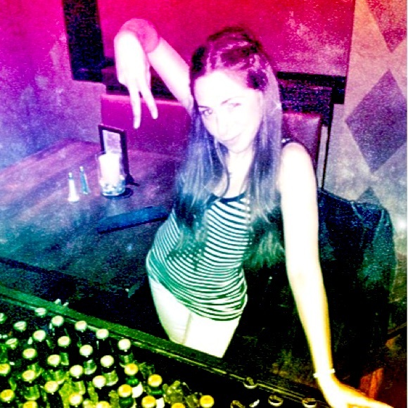 Meet your Posher, Juliette - Picture 2 of 2